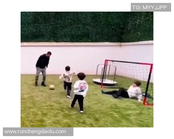 在中国街头偶遇足球明星的奇妙时刻与精彩瞬间